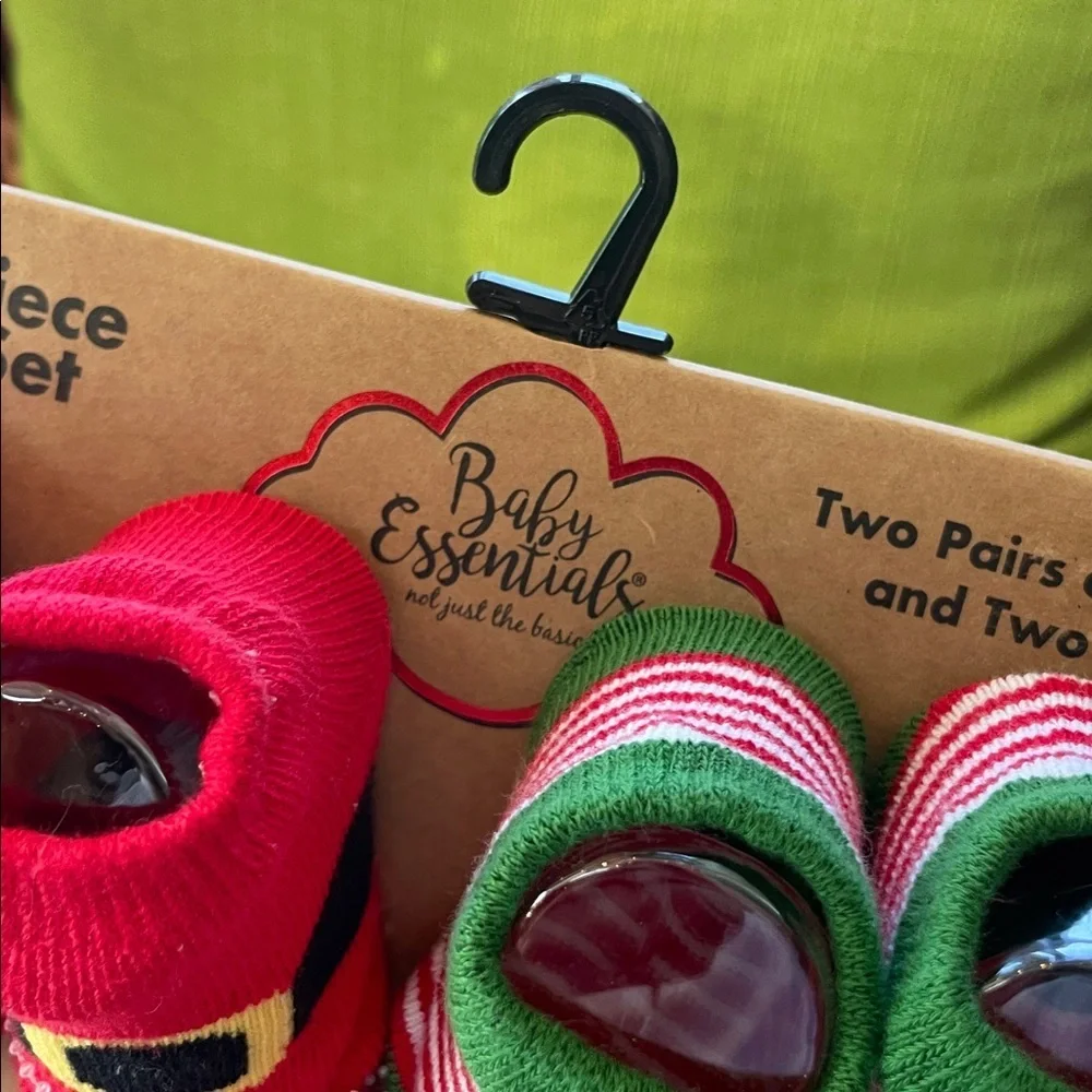 AD SUTTON Festive Red and Green Baby Set 2 pairs socks & 2 bibs